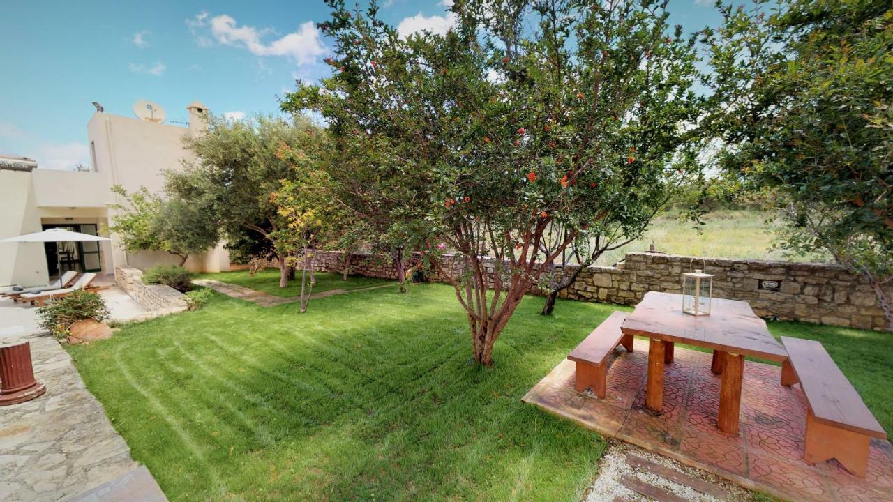 Villa Eleni Asproulianoi Bagian luar foto